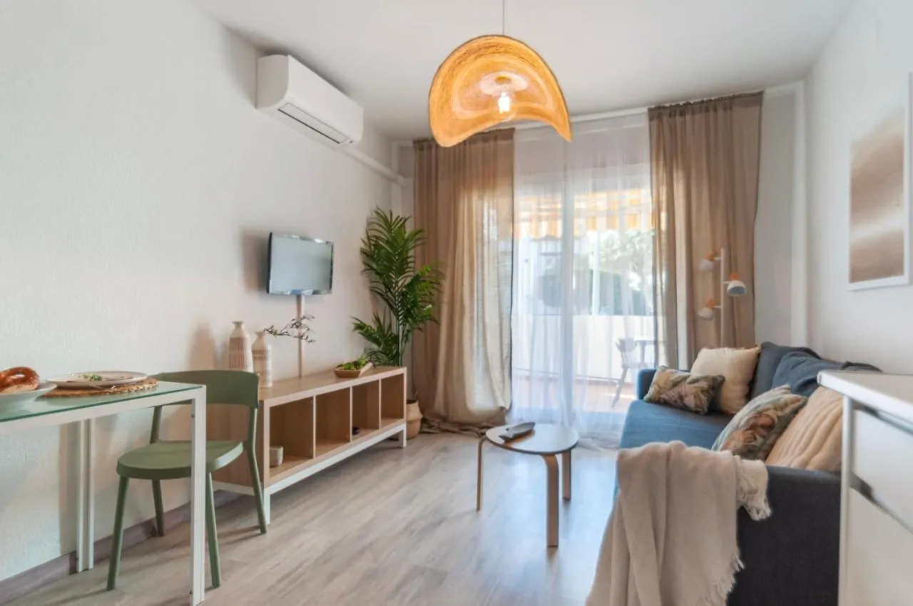 Apartamento Con Terraza Cerca De La Playa By Insidehome location